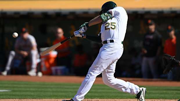 Free agent outfielder Stephen Piscotty